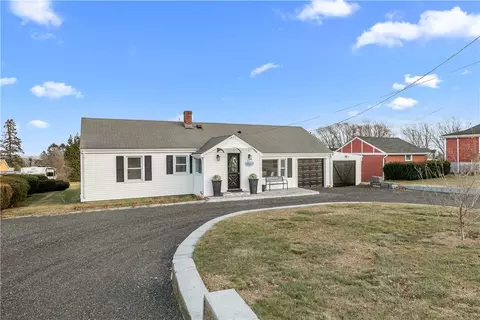 1625 E Main Rd, Portsmouth, RI 02871