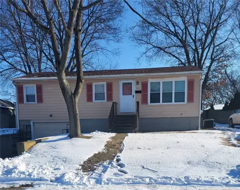 346 Ring Ave, Warwick, RI 02888