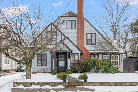 16 Progress St, Pawtucket, RI 02860