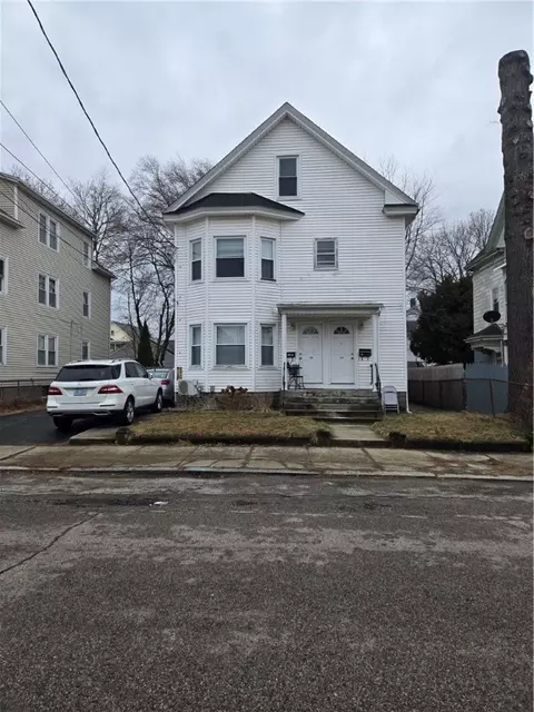 19 Primrose St, Pawtucket, RI 02860