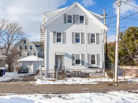 18 Kelly St, Warren, RI 02885