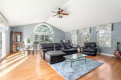 Living - 16 Midway Ave, Westerly, RI 02891 photo 4 of 5