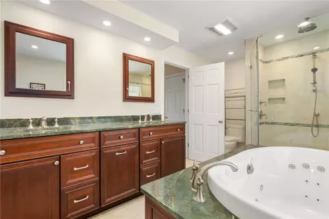 Bath - 16 Midway Ave, Westerly, RI 02891 photo 5 of 5