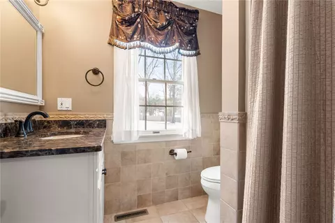 Bath - 16 Midway Ave, Westerly, RI 02891 photo 2 of 5