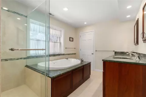 Bath - 16 Midway Ave, Westerly, RI 02891 photo 4 of 5