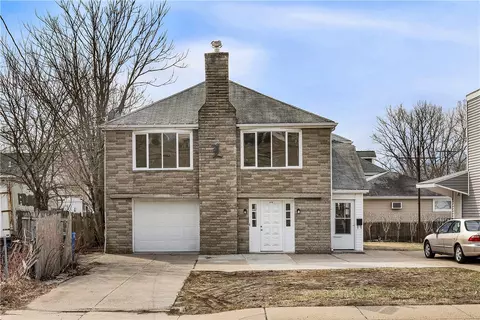 312 Mendon Rd, Cumberland, RI 02864