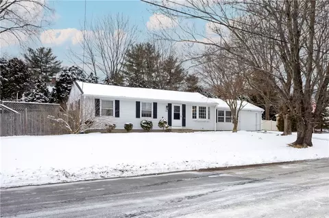 60 Sleepy Hollow Dr, Cumberland, RI 02864