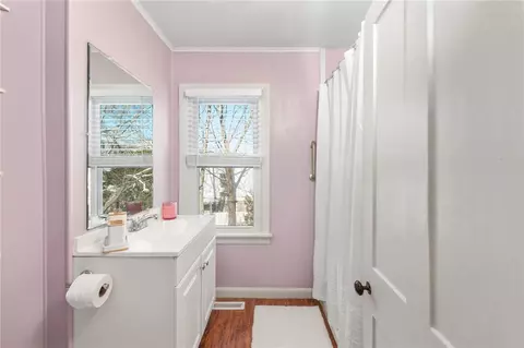 Bath - 5 Beacon St, Westerly, RI 02891 photo 2 of 2