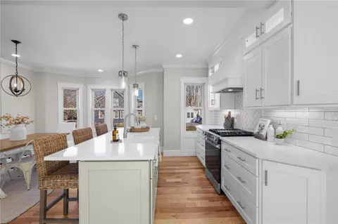 894 Main St, Warren, RI 02885 photo 4