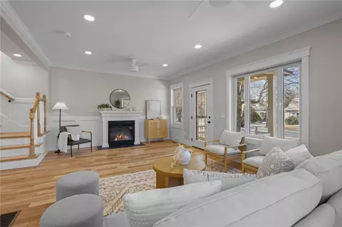 894 Main St, Warren, RI 02885 photo 13