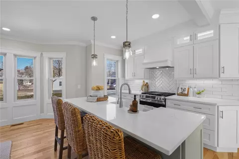 894 Main St, Warren, RI 02885 photo 5