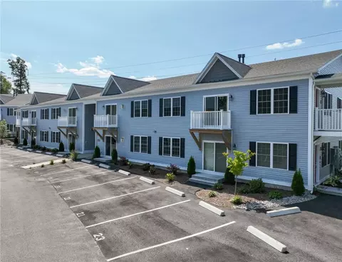 11 Gray Coach Ln #1123, Cranston, RI 02921