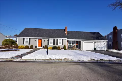 94 Plymouth Rd, East Providence, RI 02914