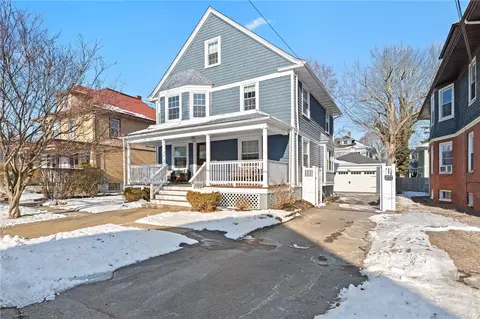 55 Circuit Dr, Cranston, RI 02905