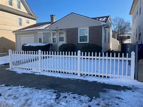 218 Glenwood Ave, Pawtucket, RI 02860