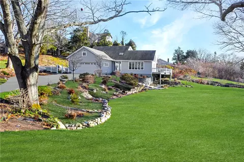 7 Rock Ridge Rd, Westerly, RI 02891