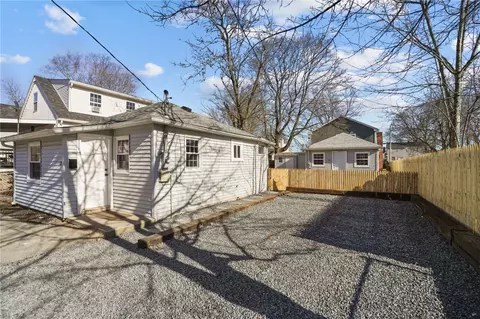 72 Huron St, Warwick, RI 02889