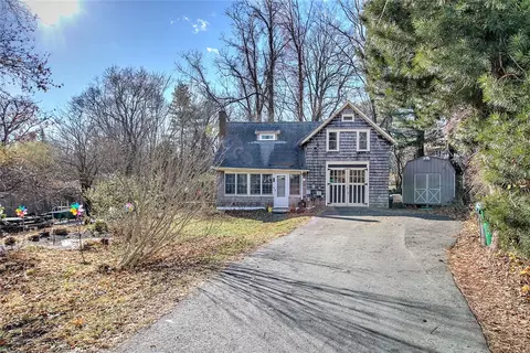 56 Austin St, South Kingstown, RI 02879