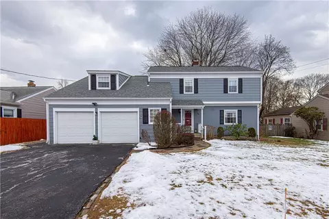 55 Cul De Sac Way, East Providence, RI 02915