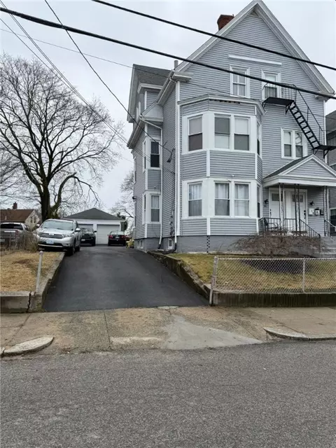 86 Rand St, Central Falls, RI 02863