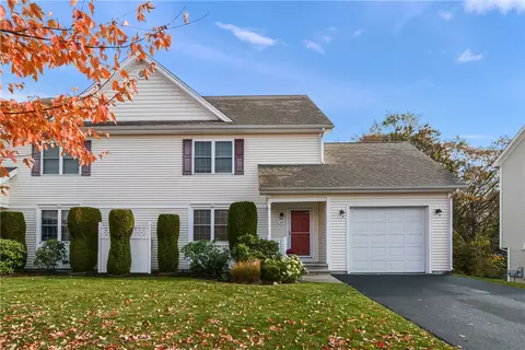 37 Berm Dr, Cumberland, RI 02864