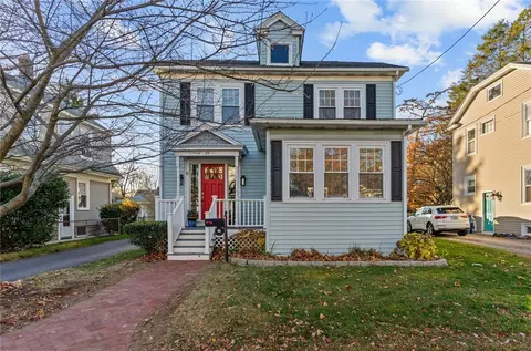 19 Bow St, Cranston, RI 02905