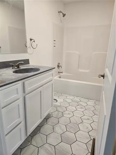 166 St Louis Ave, Woonsocket, RI 02895 photo 4