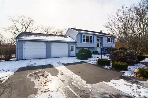 25 Francis St, Coventry, RI 02816