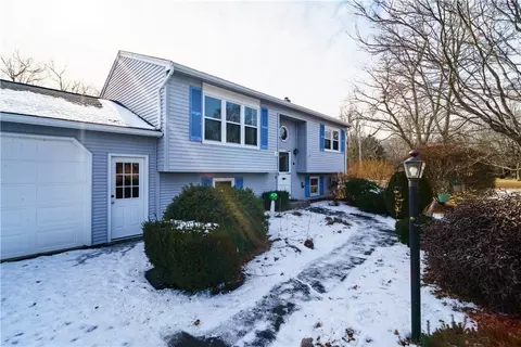25 Francis St, Coventry, RI 02816 photo 2