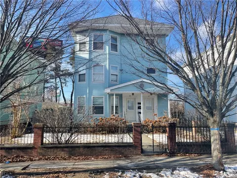 37 Longfellow Ter, Providence, RI 02907