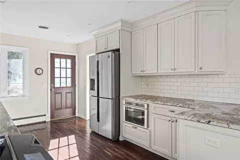 Kitchen - 60 Merrymount Dr, Warwick, RI 02886 photo 3 of 5