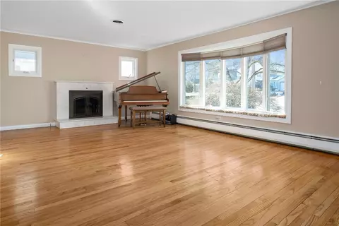 Living - 60 Merrymount Dr, Warwick, RI 02886 photo 1 of 4
