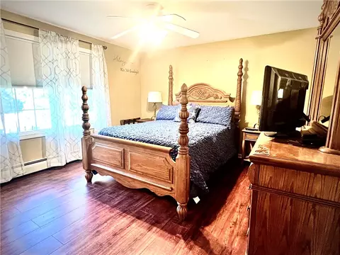 Bedroom - 154 Lynne Ln, Burrillville, RI 02839 photo 5 of 7
