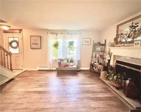 Living - 154 Lynne Ln, Burrillville, RI 02839 photo 2 of 2