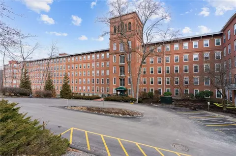 2 School St #430, Lincoln, RI 02865