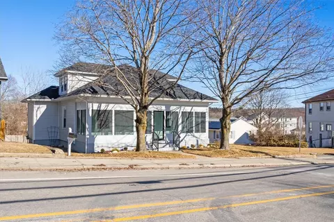 397 Old River Rd, Lincoln, RI 02838