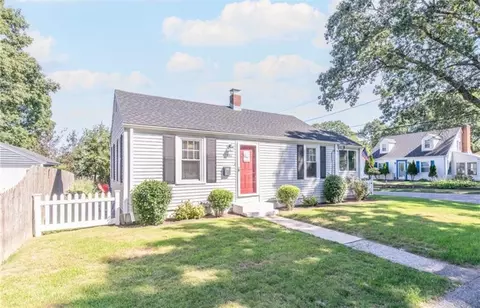 101 2nd Ave, Warwick, RI 02888