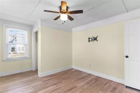 Bedroom - 101 2nd Ave, Warwick, RI 02888 photo 2 of 3