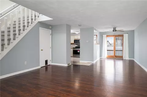 7 Marisa Ln, Providence, RI 02904