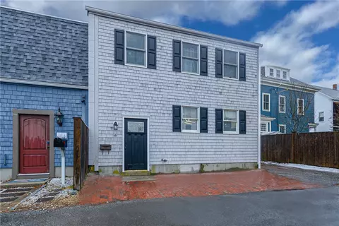 6 Bosworth Ct, Newport, RI 02840