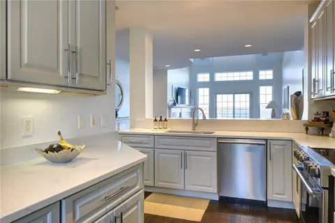 263 Village Rd, Tiverton, RI 02878