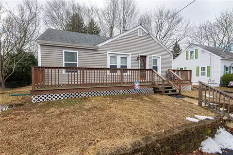 22 Lemis St, Coventry, RI 02816