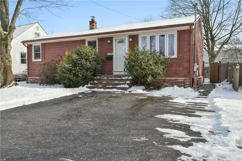 100 Park View Blvd, Cranston, RI 02910