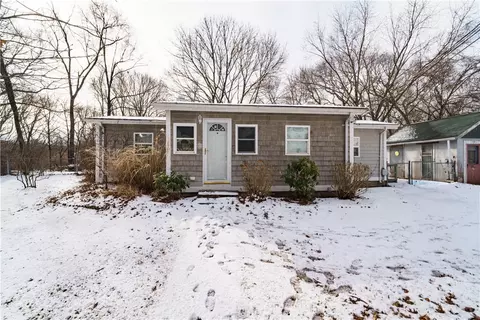 146 Staples Ave, Warwick, RI 02886