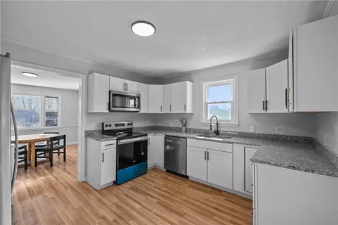 137 Read Ave, Coventry, RI 02816 photo 8