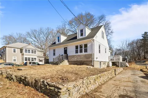 137 Read Ave, Coventry, RI 02816 photo 2