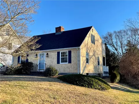 77 Mast St, Jamestown, RI 02835