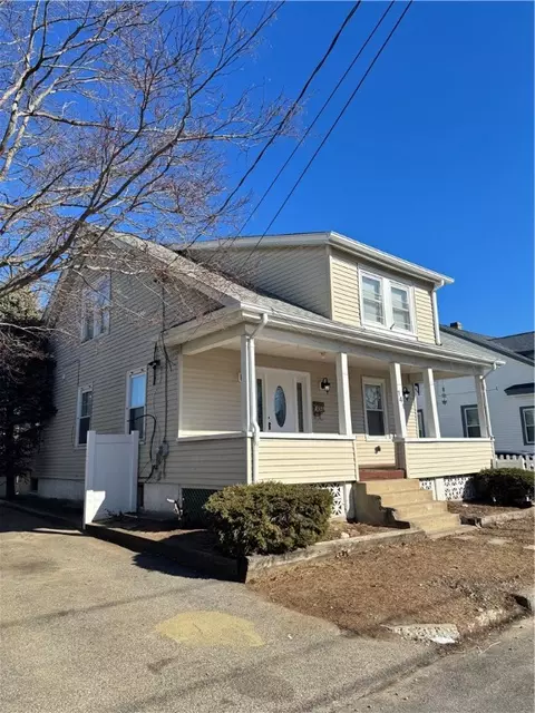 141 Oriole Ave, Pawtucket, RI 02860