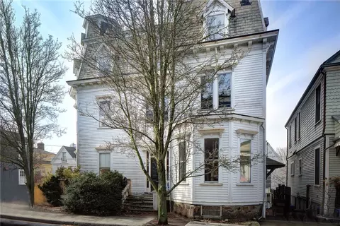 41 School St, Newport, RI 02840
