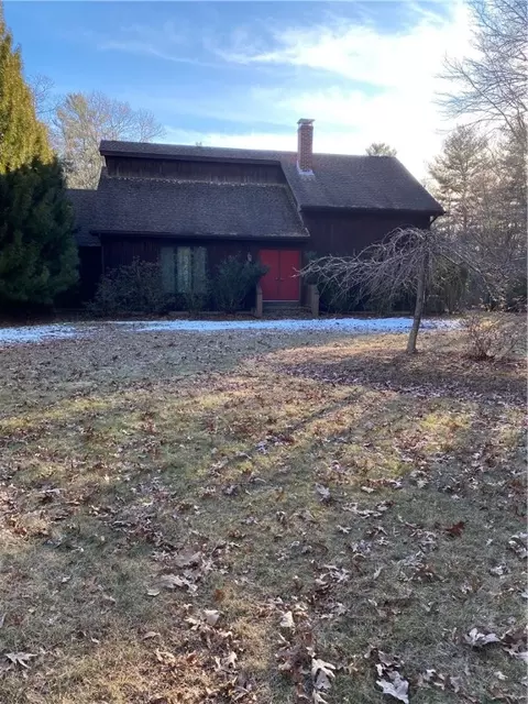 110 Mail Rd, Exeter, RI 02822